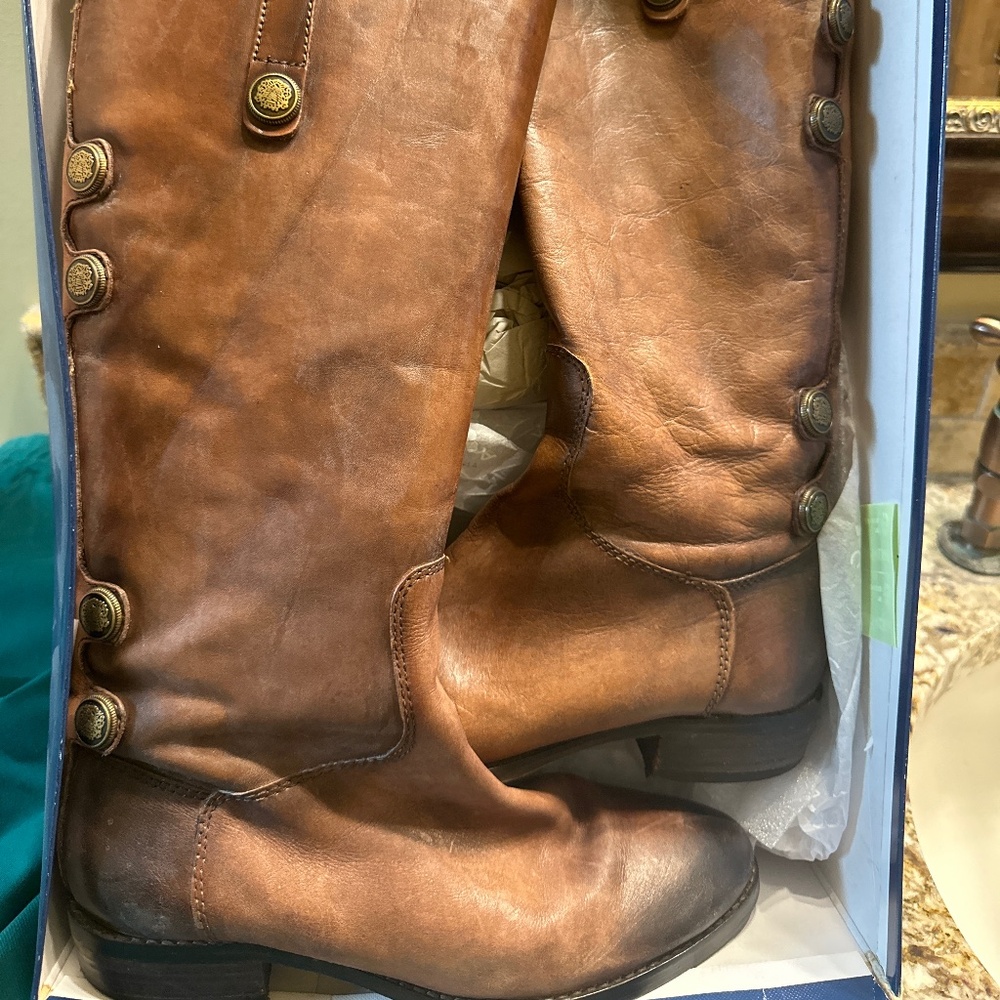 Arturo Chang boots